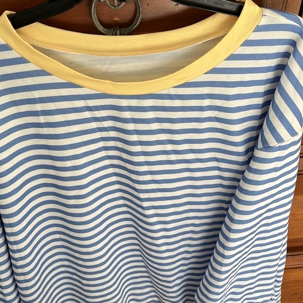 Women’s Blue And White Striped Top Size XXL NWOT - Picture 4 of 9